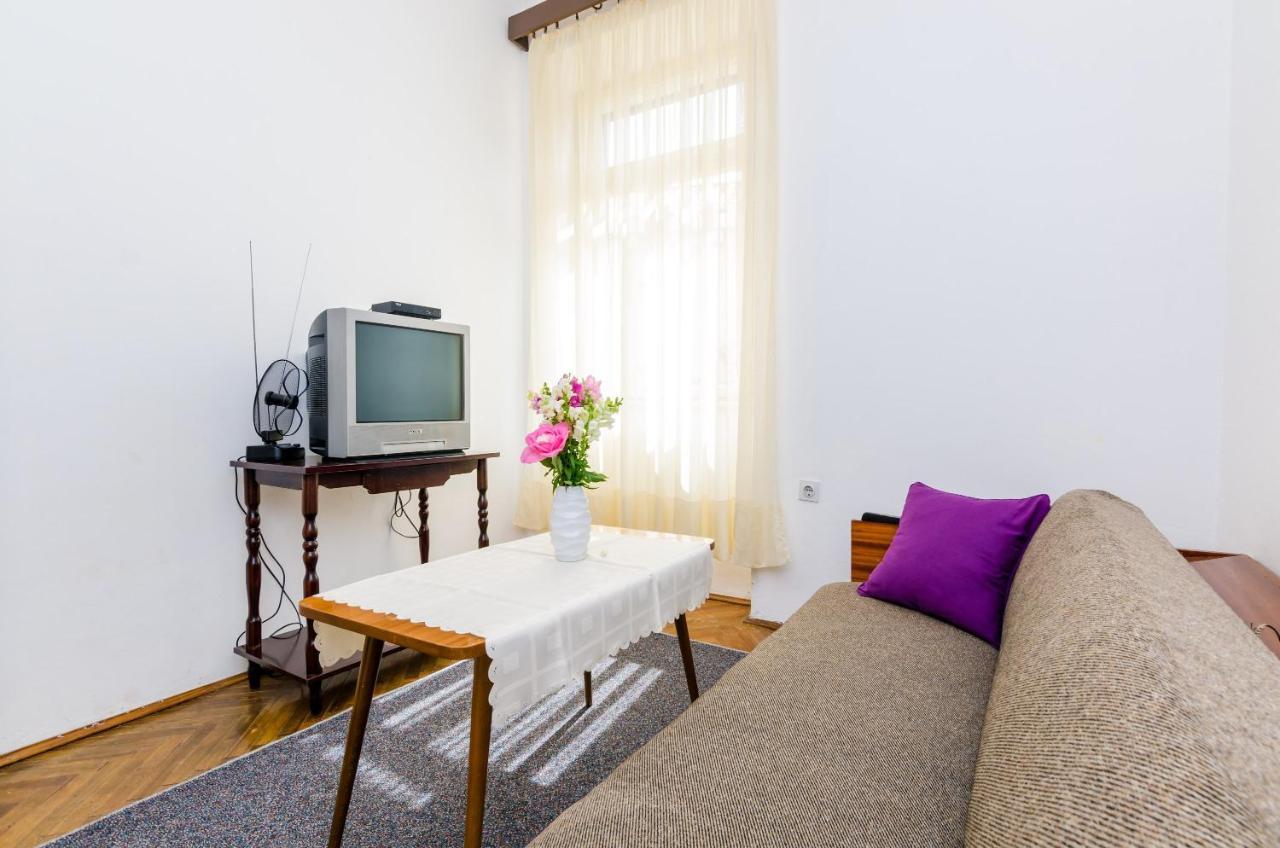 Lucy Apartament *